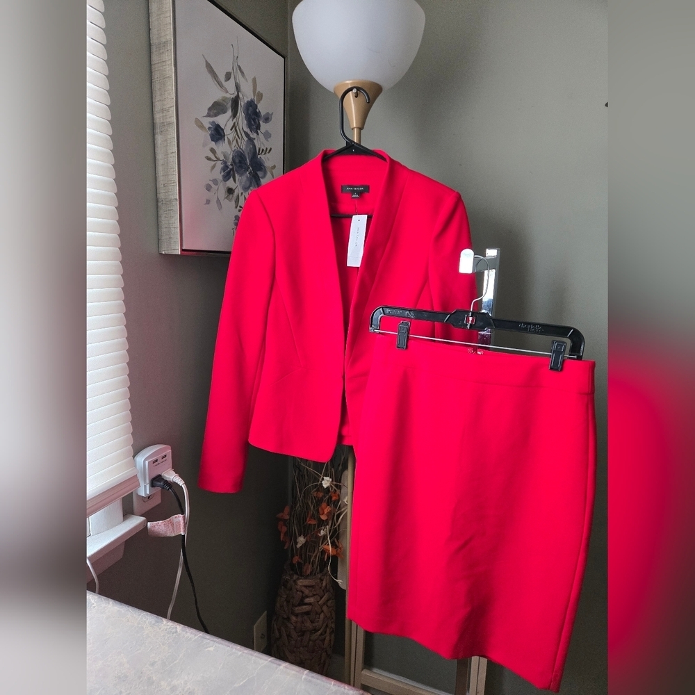 Ann Taylor Vibrant Red Ensemble Blazer/Skirt Sz 2